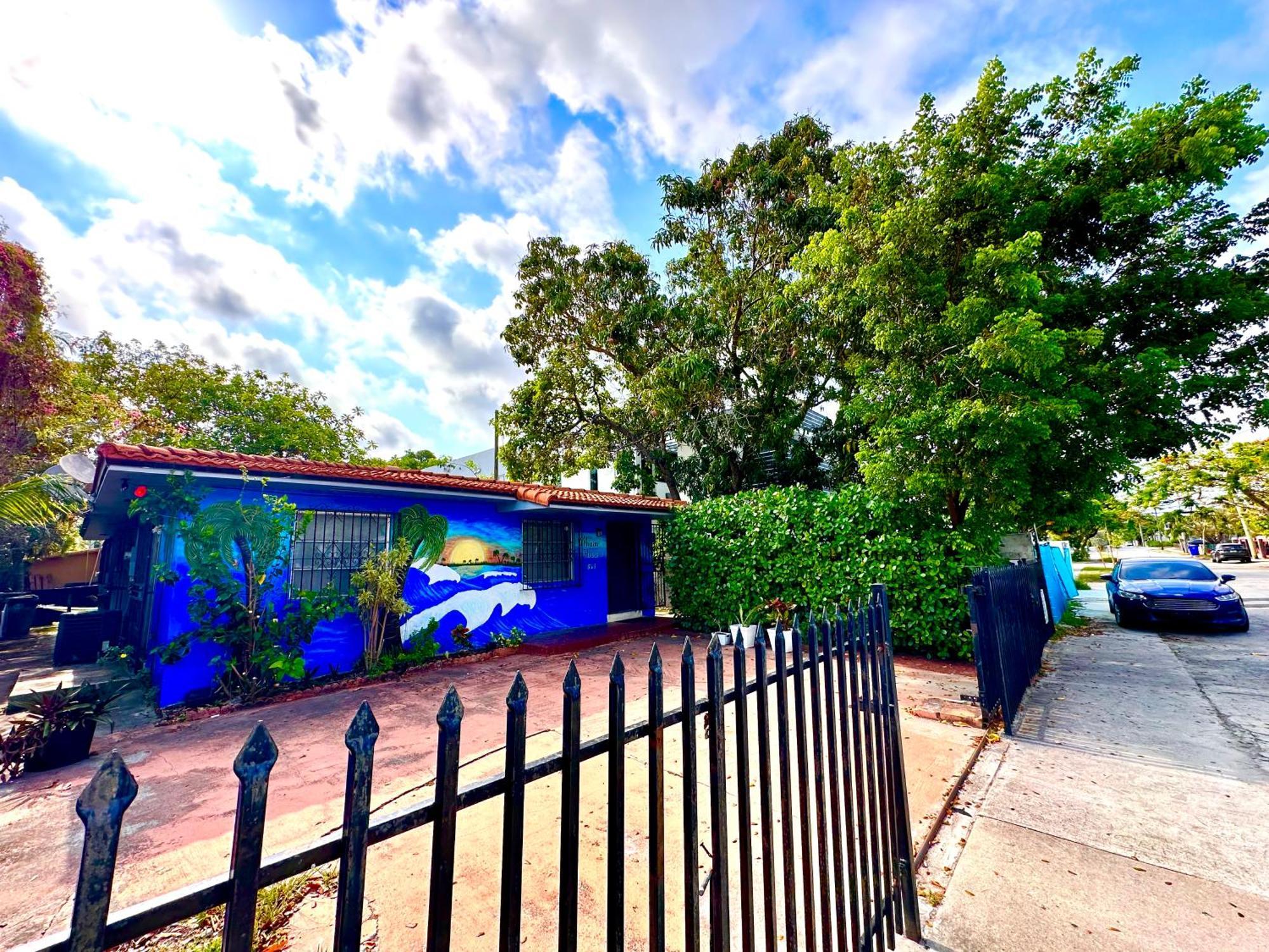 Miami House Hotel Bagian luar foto
